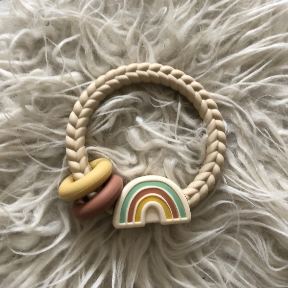Itzy ritzy rainbow teether/rattle